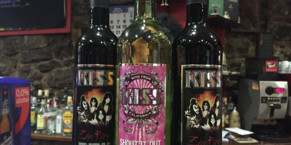 Botellas de vino Kiss - Famous Wine Festival